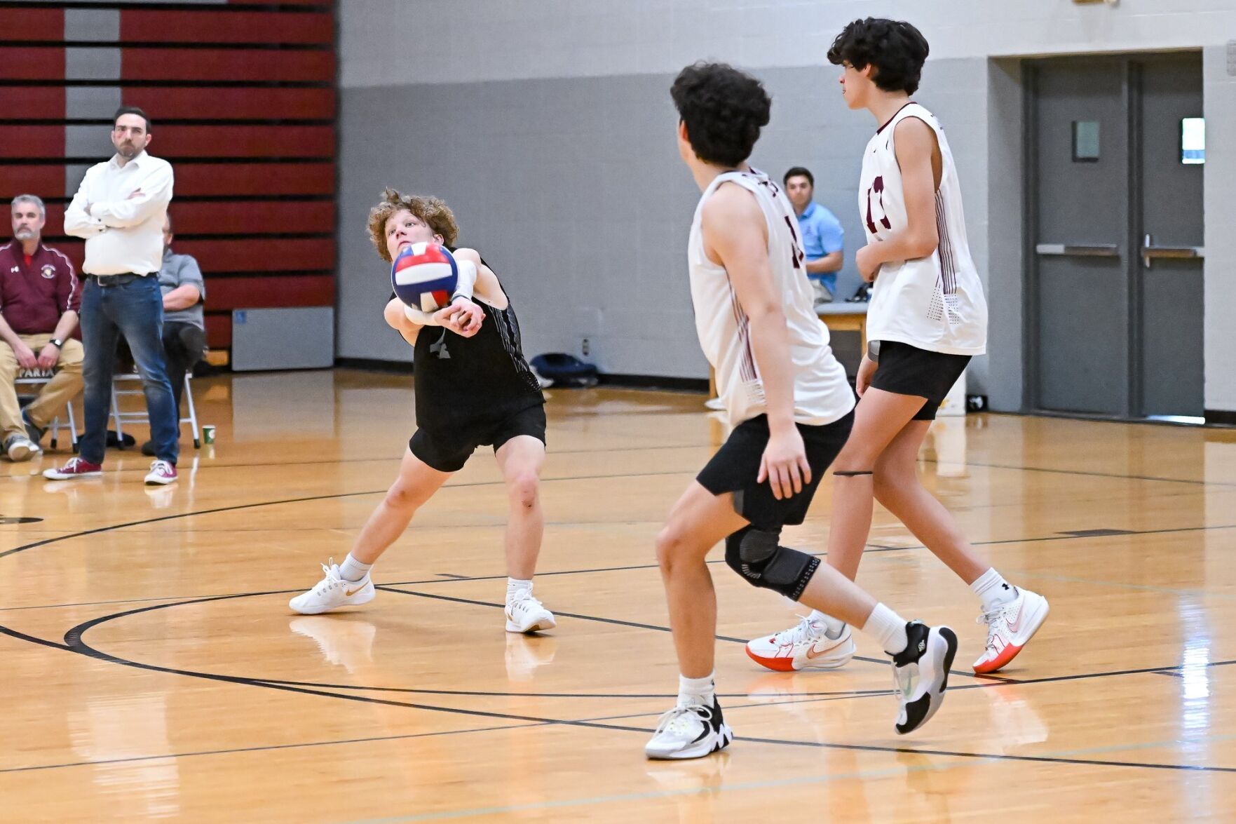 05/02/24 - Boys Volleyball Vianney at De Smet